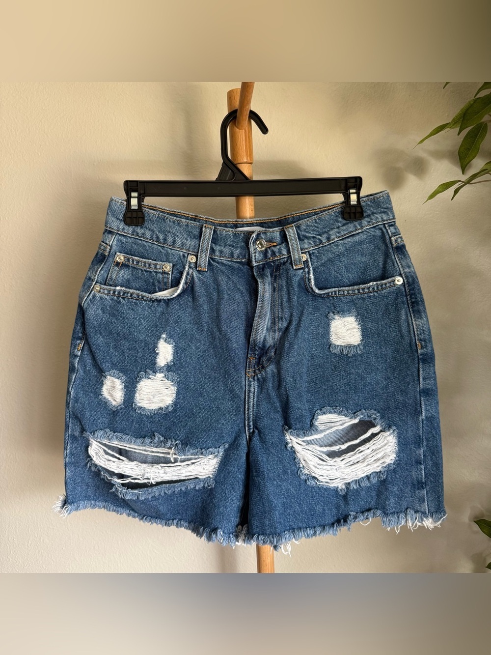 Forever 21 Blue Denim Jean Shorts Women’s Size 27
